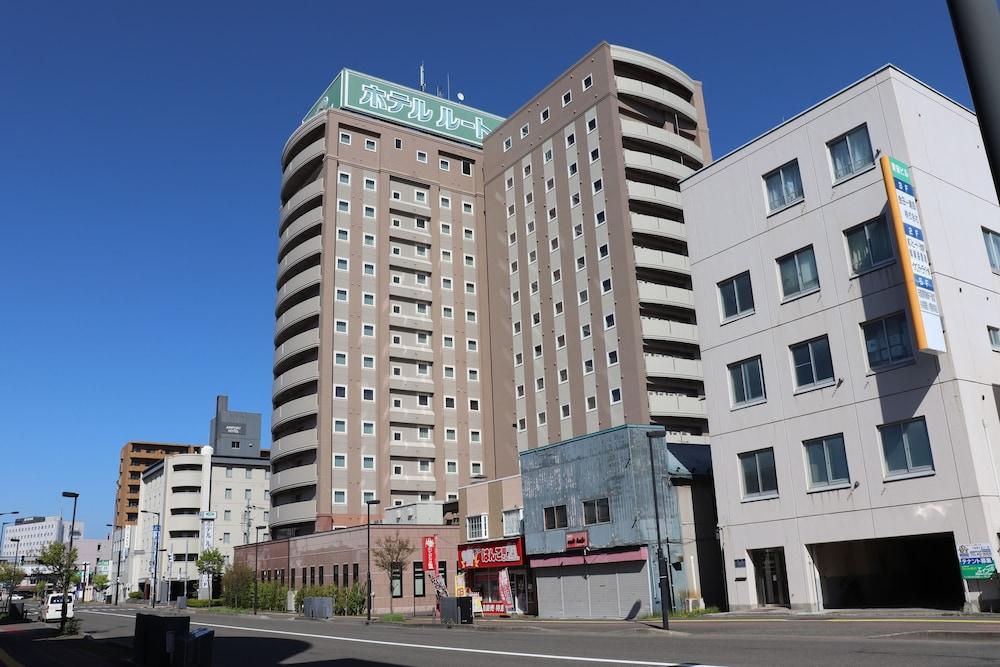 Hotel Route-Inn Chitose Ekimae Bagian luar foto