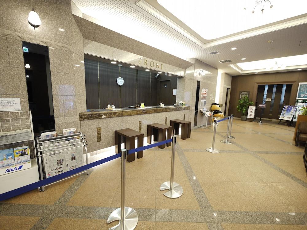 Hotel Route-Inn Chitose Ekimae Bagian luar foto