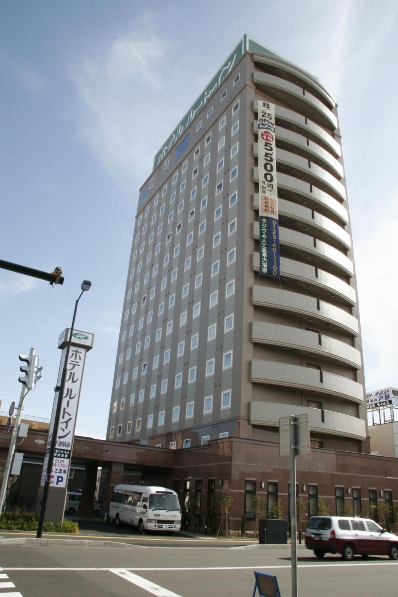 Hotel Route-Inn Chitose Ekimae Bagian luar foto