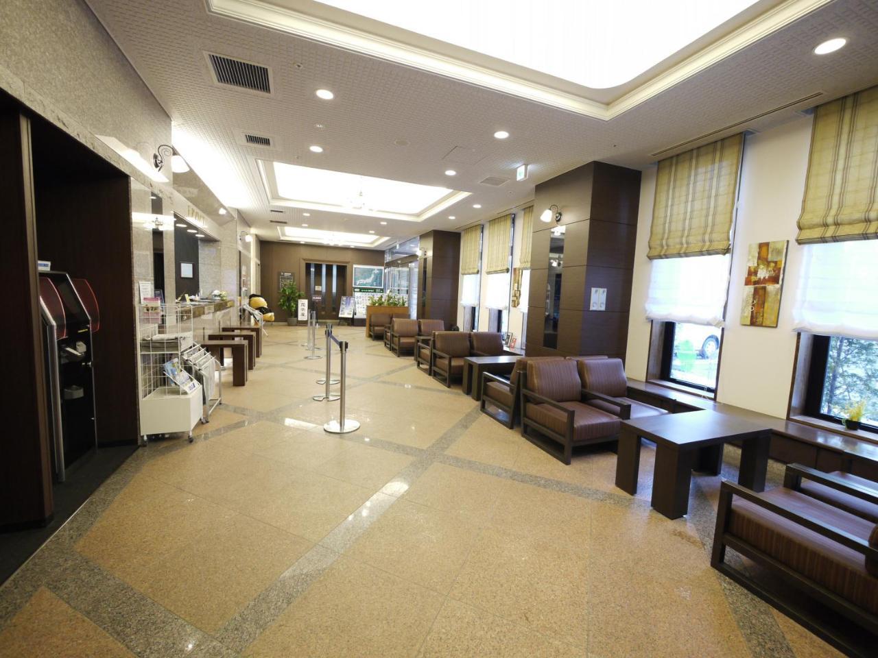 Hotel Route-Inn Chitose Ekimae Bagian luar foto